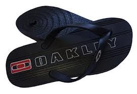 chinelo oakley preto